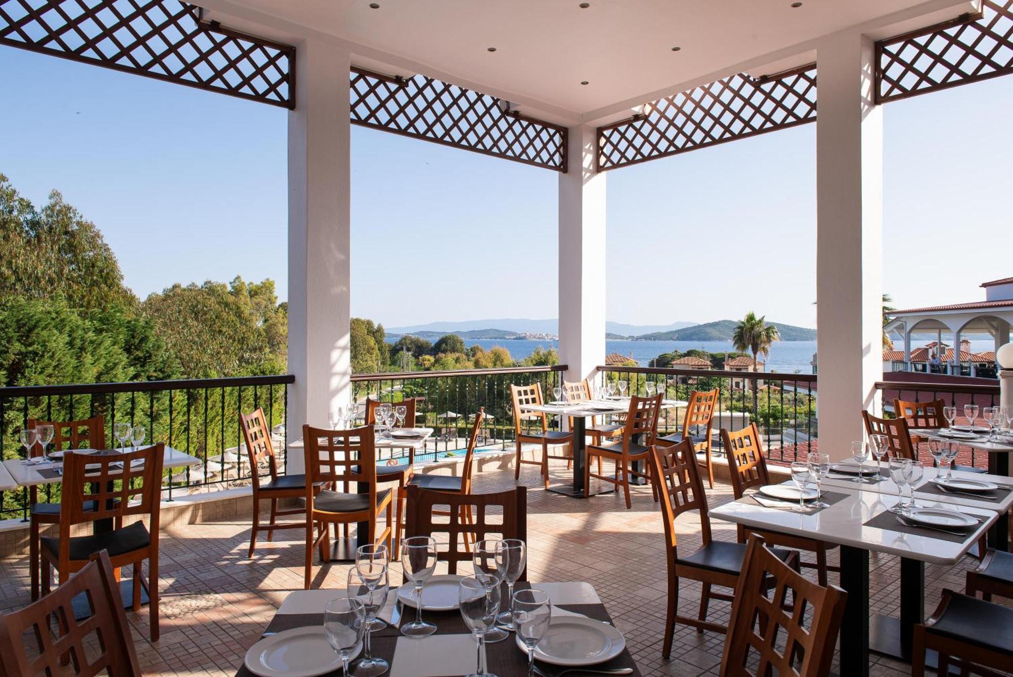 Alexandros Palace Ouranoupoli Exterior photo